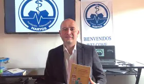 Médicos escriben libro para evitar adicción a los opioides en anestesiólogos