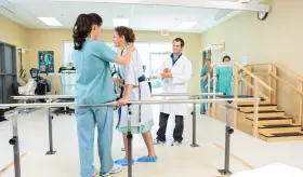 Enfermería, la profesión que los robots no consiguen imitar