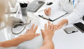 ¿Crujirse los dedos es realmente malo? ¿Qué dice la ciencia?