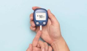 Conozca los niveles adecuados de azúcar en la sangre para pacientes con y sin diabetes