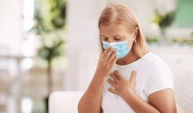 COVID-19: ¿Tos o fiebre primero?