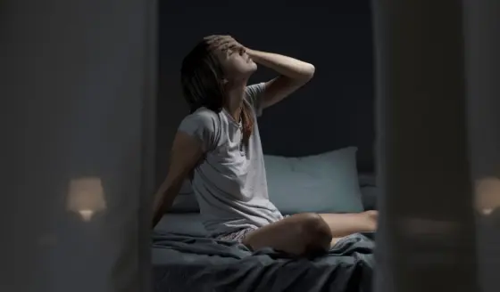 ¿Por qué los sudores nocturnos son un síntoma temprano de la leucemia?