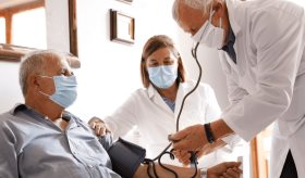 Hipertensión arterial de bata blanca: ¿por qué sube la tensión durante las consultas médicas?