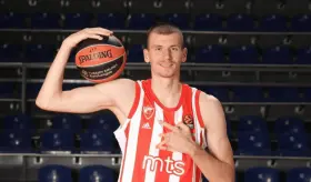 Borisa Simanic es sometido a una intervención quirúrgica para extirpar un riñón después de una lesión