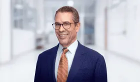 Dr. William Micheo es galardonado con el premio Frank H. Krusen 2023 por su trayectoria