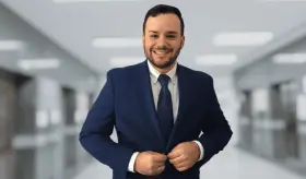 Blefaroplastia o cirugía de párpados y visión: "Si la ceja está caída, interfiere con axis y eje visual"