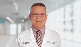 La esencia de la medicina reside en la humanidad y en la relación médico-paciente: Dr. Milton Carrero