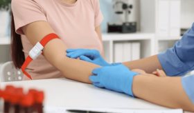 Prueba de sangre permite predecir el riesgo de infarto en mujeres con hasta 30 años de anticipación
