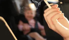 El tabaquismo pasivo en infancia altera la metilación del ADN y podría aumentar el riesgo de asma y cáncer