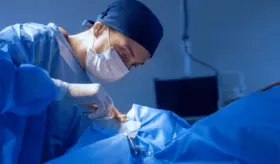 Cirugía innovadora devuelve la vista a ciegos usando un diente: ¿Cómo funciona el método OOKP?