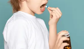 Alertan sobre riesgos del paracetamol en pediatría: Error común puede causar sobredosis