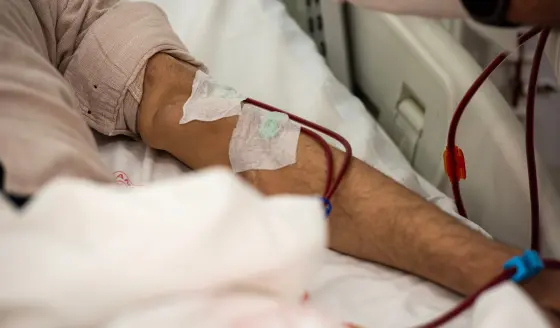 Puerto Rico aprueba ley que garantiza acompañamiento a pacientes de diálisis: un paso hacia una atención
