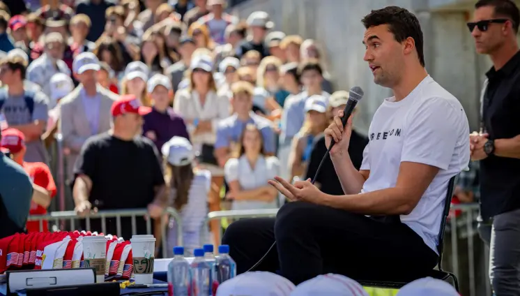 Traumatismos vasculares cervicales: Análisis clínico del caso de Charlie Kirk Traumatismos vasculares cervicales: Análisis clínico del caso de Charlie Kirk