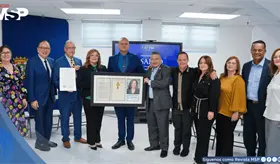 Secretario de Salud reconoce a farmac&eacute;utica puertorrique&ntilde;a presidenta electa de asociaci&oacute;n estadounidense